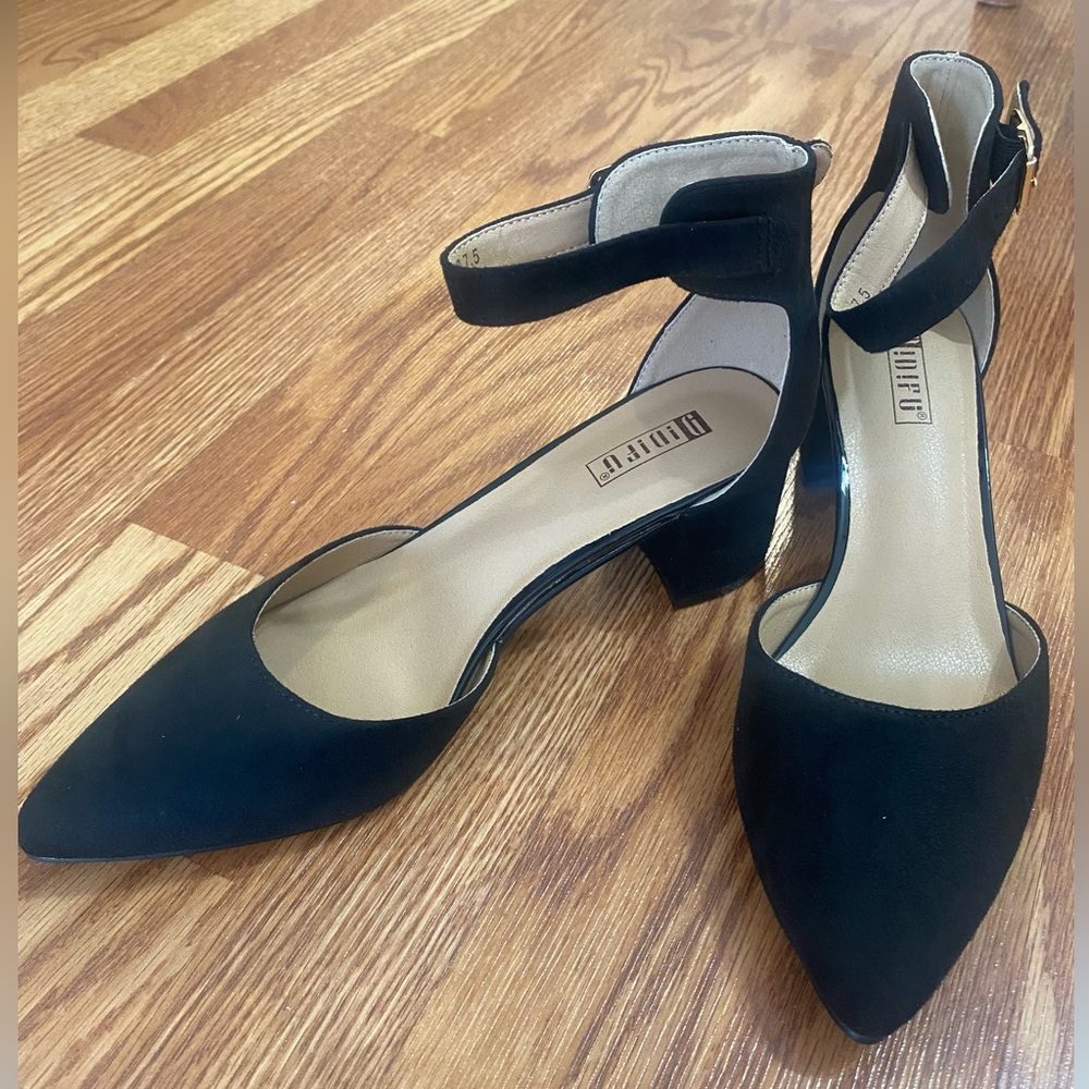 Women’s dress shoes size 7.5